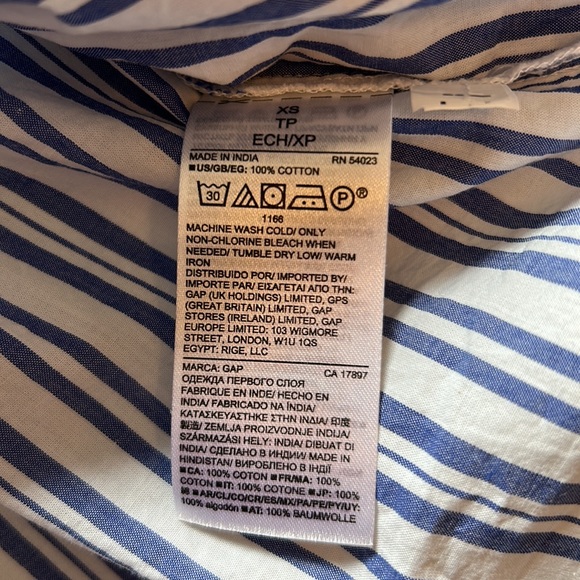 NWOT, GAP Smocked Peplum off-Shoulder Top w/ Bell Sleeves, Blue & White, Size XS - Picture 5 of 5